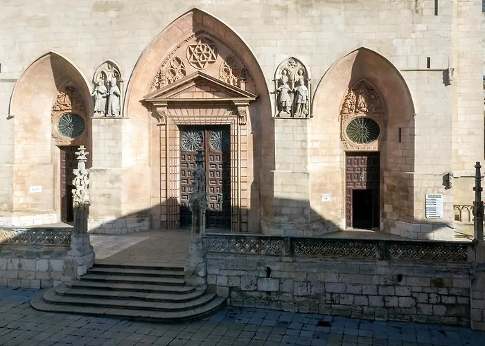 La De La Catedral By Unique Daire Burgo