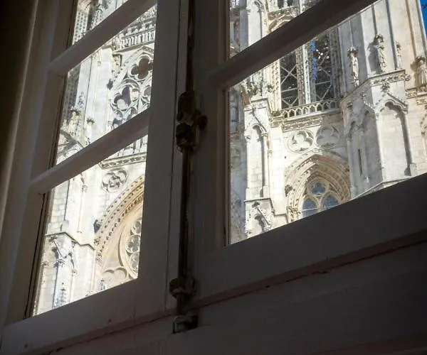 La De La Catedral By Unique Daire Burgo