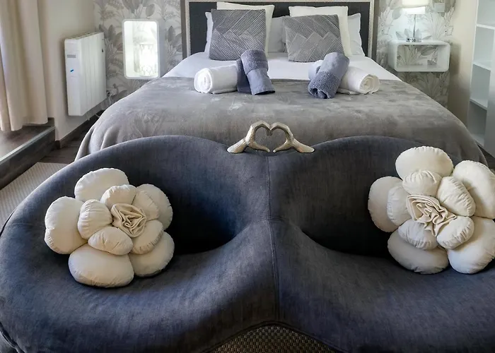 La De La Catedral By Unique *