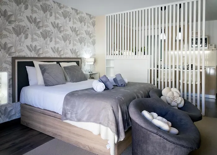 La De La Catedral By Unique * Burgo