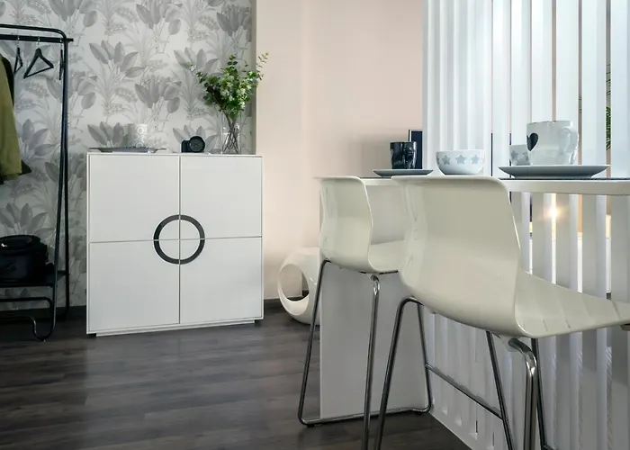 La De La Catedral By Unique Daire Burgo